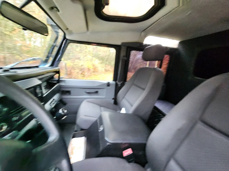 1999 Land Rover Defender 110 - Image 7 of 21