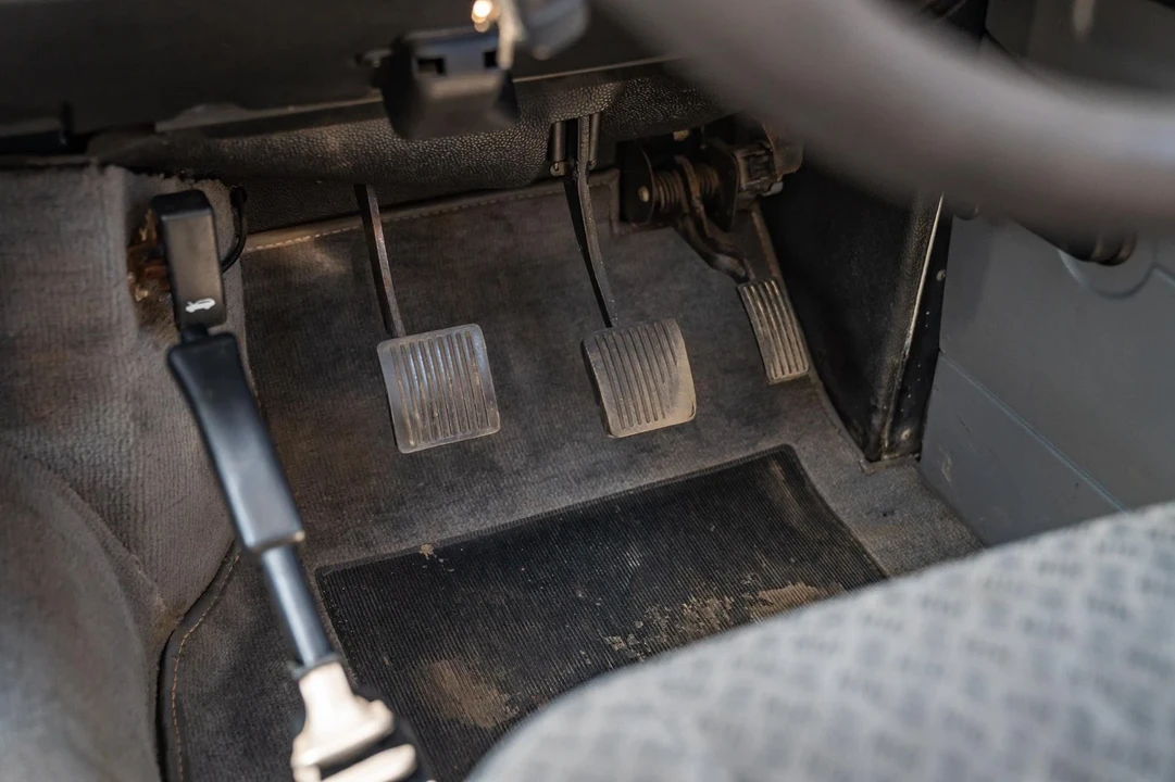 1999 Land Rover Defender - Image 13 of 21