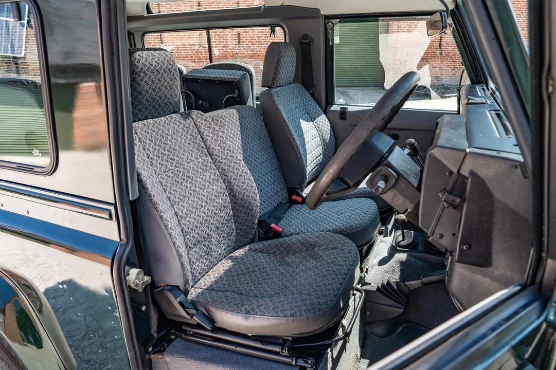 1999 Land Rover Defender - Image 17 of 21