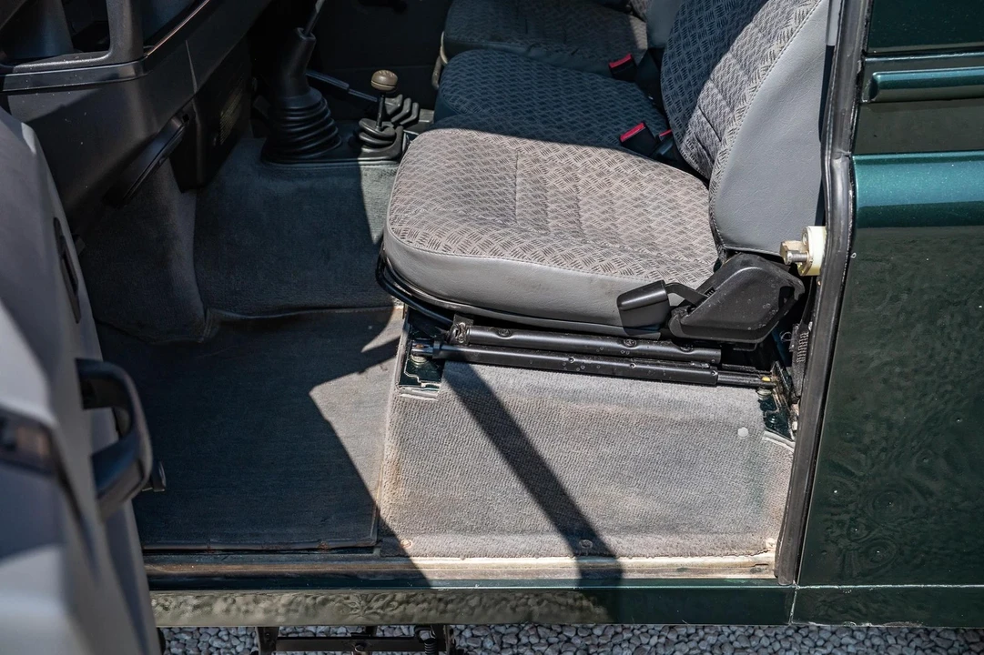 1999 Land Rover Defender - Image 20 of 21