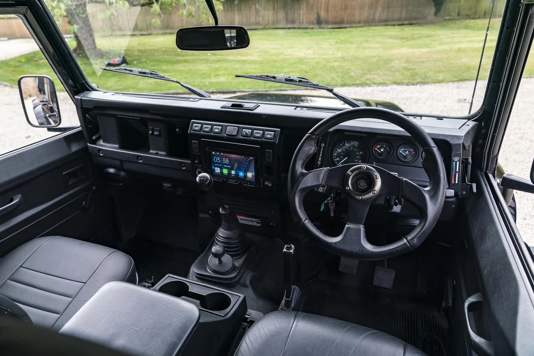 1999 Land Rover Defender 110 - Image 20 of 31