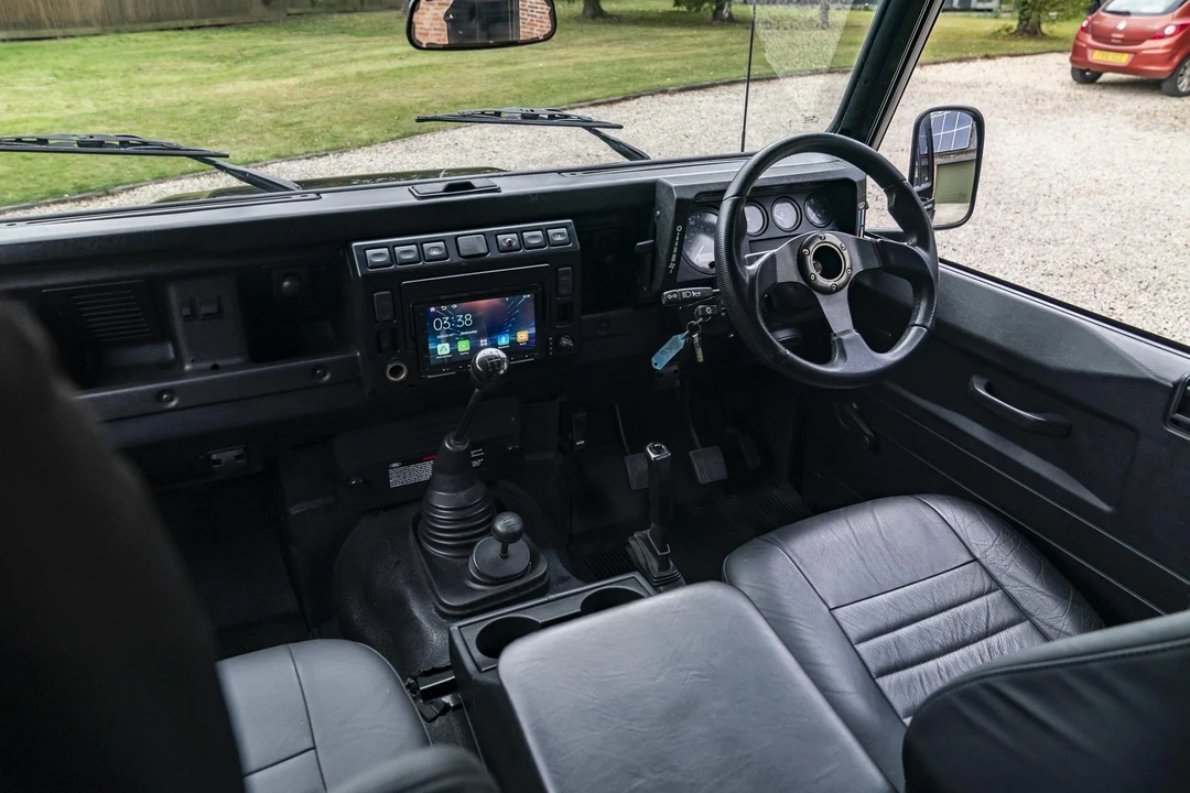 1999 Land Rover Defender 110 - Image 21 of 31