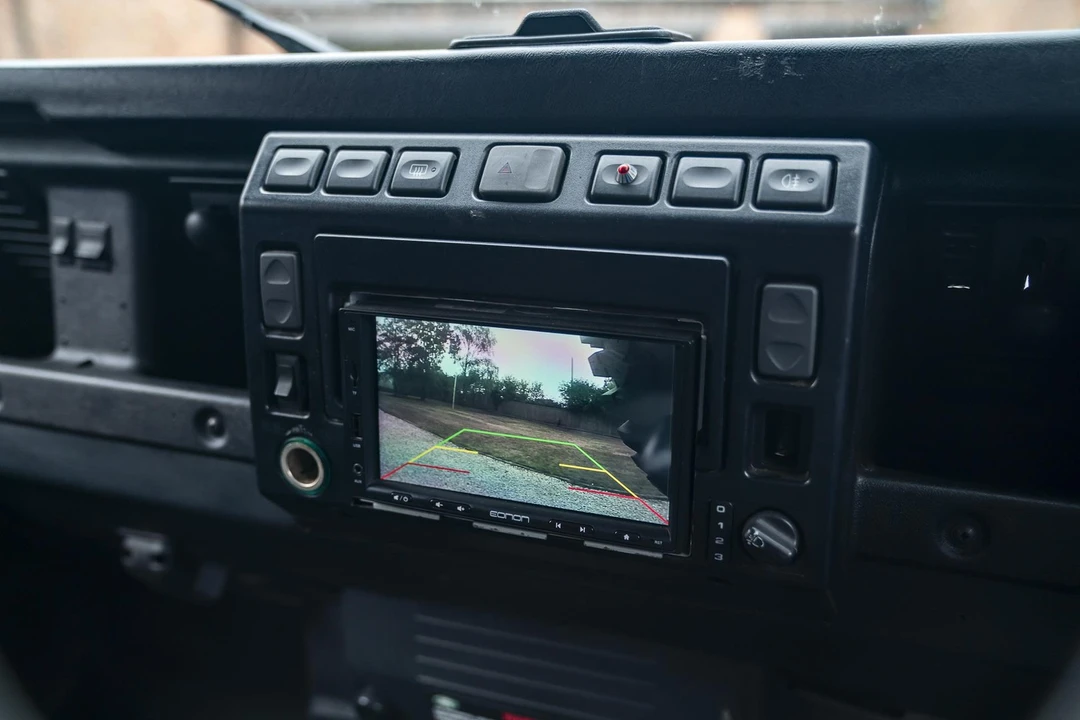 1999 Land Rover Defender 110 - Image 19 of 31