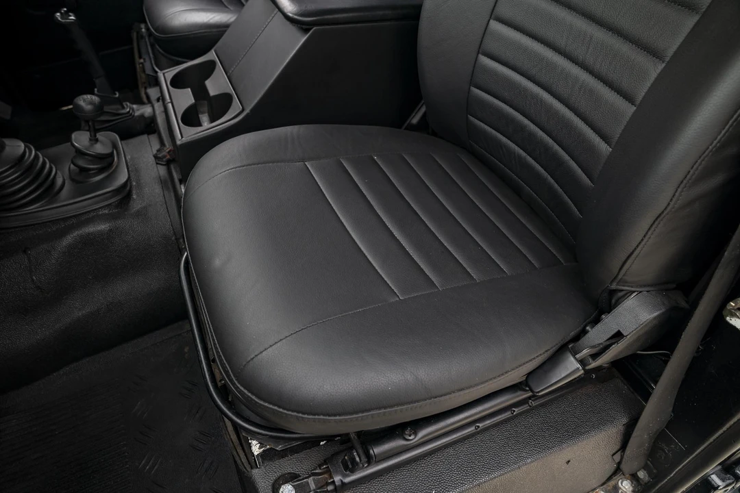 1999 Land Rover Defender 110 - Image 23 of 31
