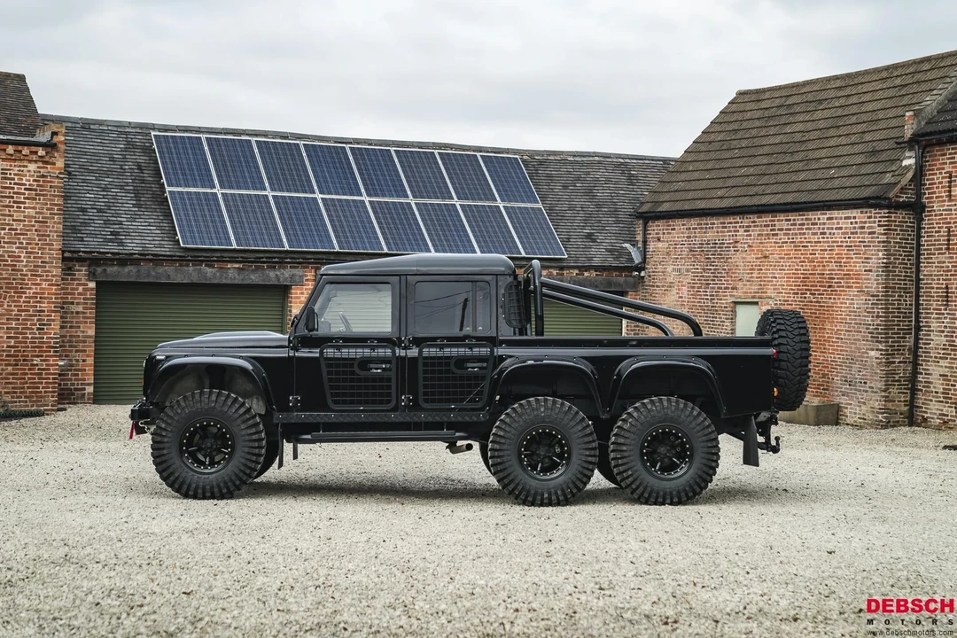 1999 Land Rover Defender 110 - Image 8 of 21