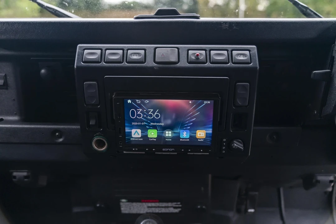 1999 Land Rover Defender 110 - Image 18 of 21