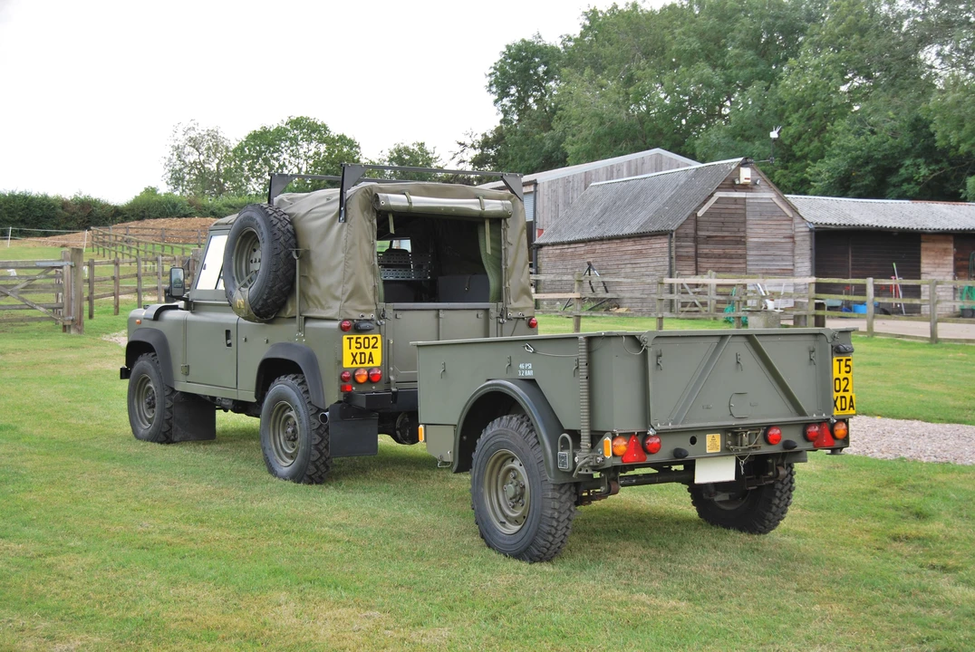 1999 Land Rover Defender 110 - Image 3 of 16
