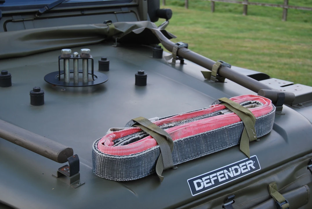 1999 Land Rover Defender 110 - Image 6 of 16