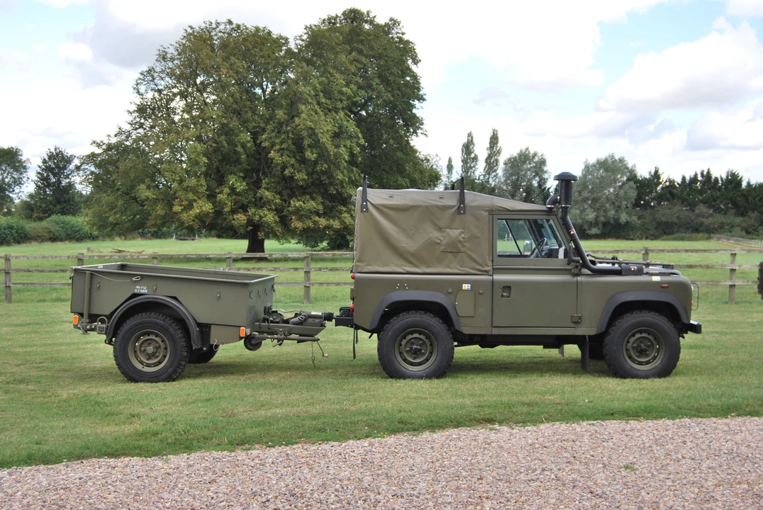1999 Land Rover Defender 110 - Image 2 of 16