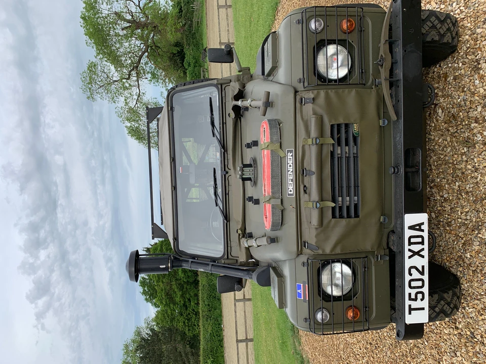 1999 Land Rover Defender 110 - Image 14 of 16