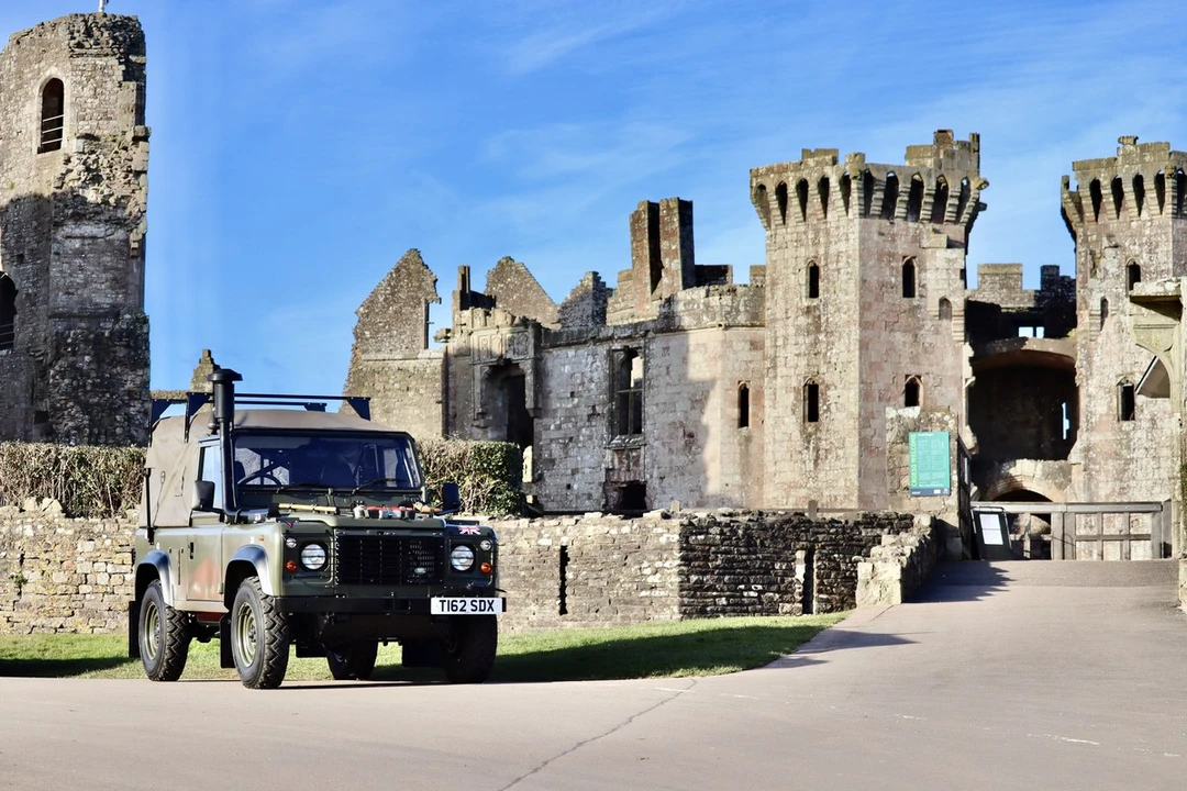 1999 Land Rover Defender - Image 2 of 30