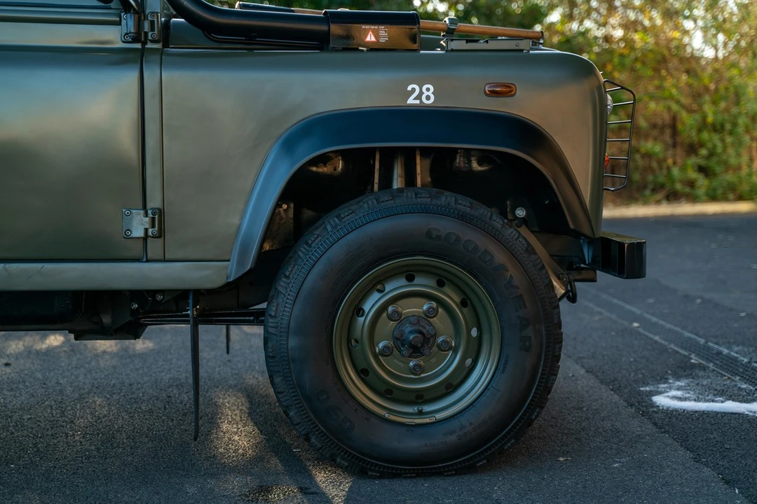 1999 Land Rover Defender - Image 14 of 30