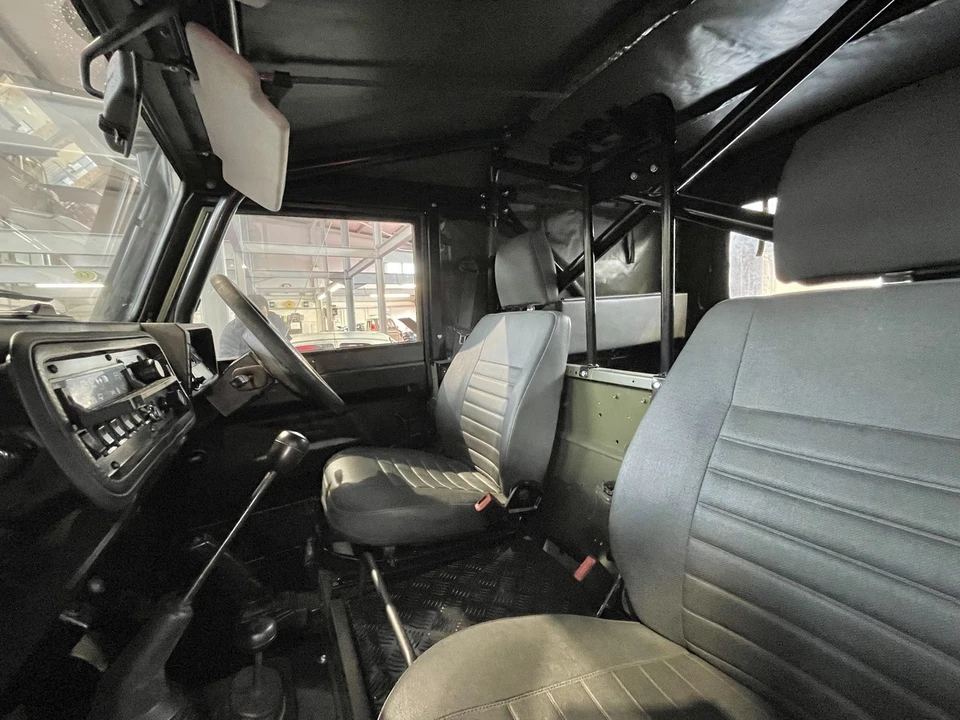 1999 Land Rover Defender - Image 17 of 30