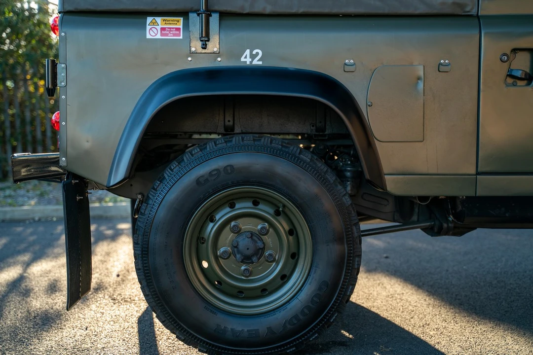 1999 Land Rover Defender - Image 15 of 30