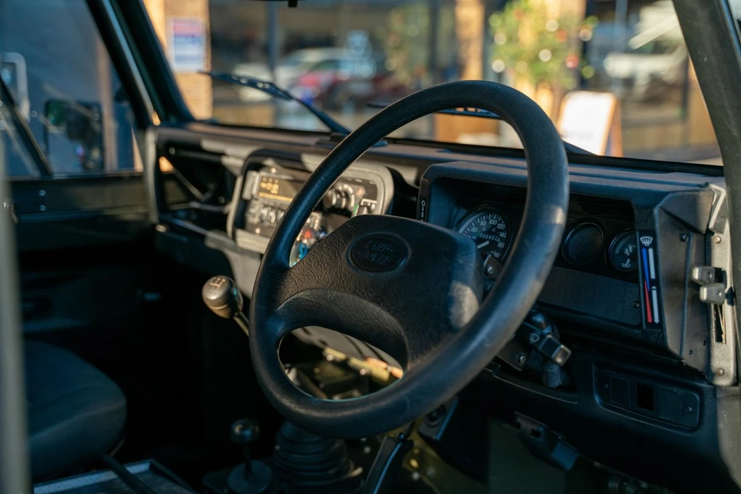 1999 Land Rover Defender - Image 24 of 30
