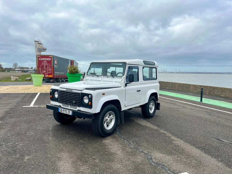 1999 Land Rover Defender 90 - Image 8 of 30