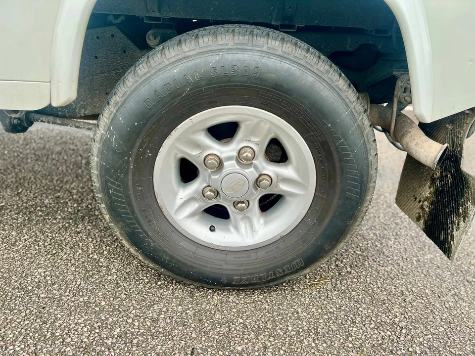 1999 Land Rover Defender 90 - Image 19 of 30