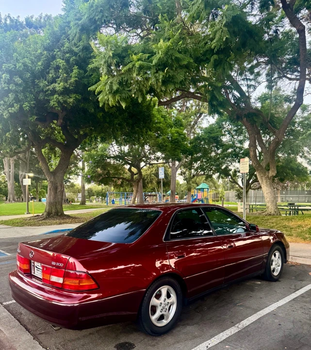1999 Lexus ES 3rd Gen - Image 16 of 22