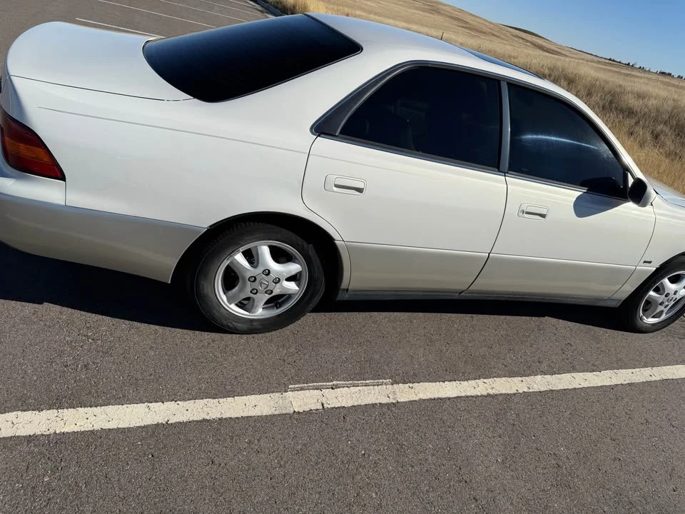 1999 Lexus ES 3rd Gen - Image 3 of 9