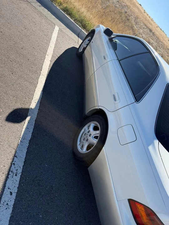 1999 Lexus ES 3rd Gen - Image 2 of 9