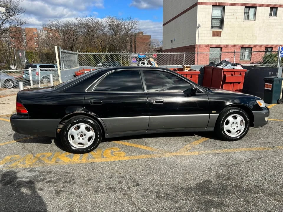 1999 Lexus ES 3rd Gen - Image 2 of 19