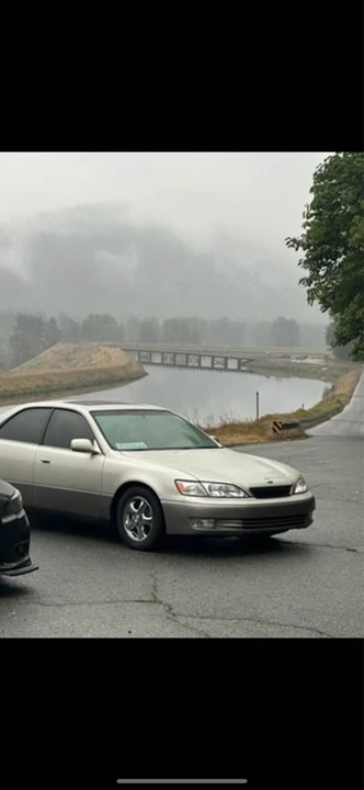 1999 Lexus ES 3rd Gen - Image 3 of 4