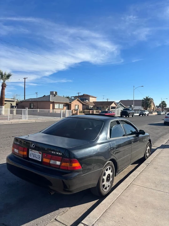 1999 Lexus ES 3rd Gen - Image 3 of 4