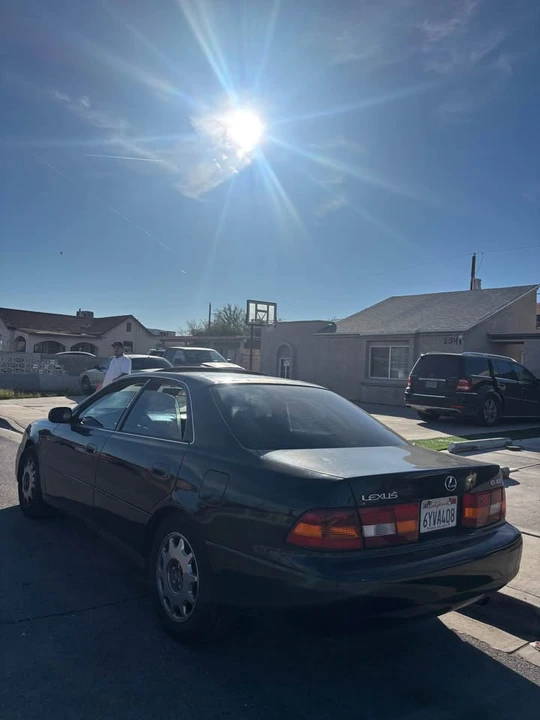1999 Lexus ES 3rd Gen - Image 4 of 4