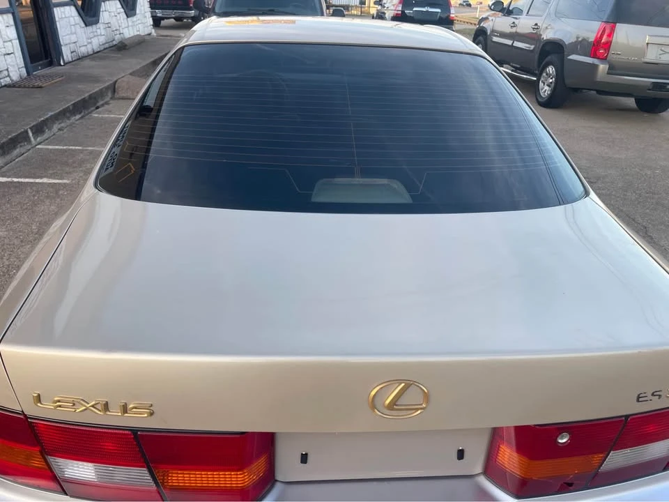1999 Lexus ES 2nd Gen - Image 13 of 16