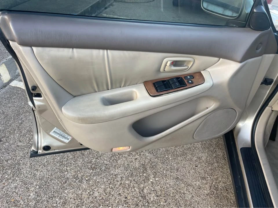 1999 Lexus ES 2nd Gen - Image 10 of 16