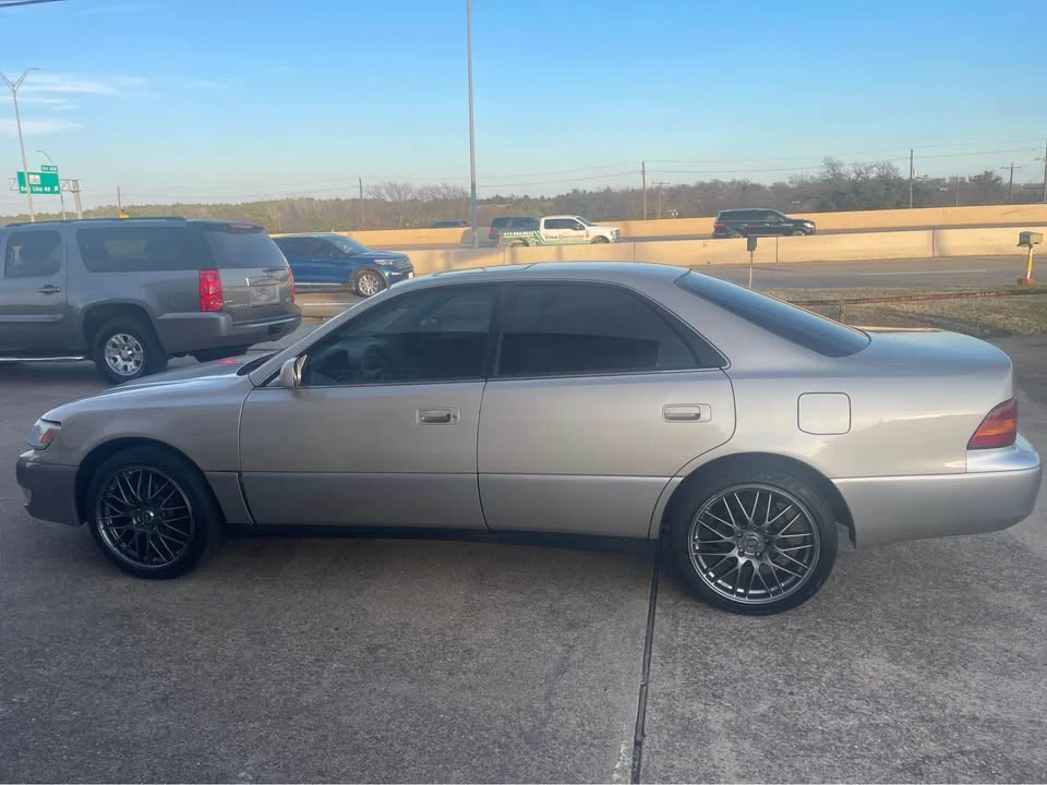 1999 Lexus ES 2nd Gen - Image 2 of 16