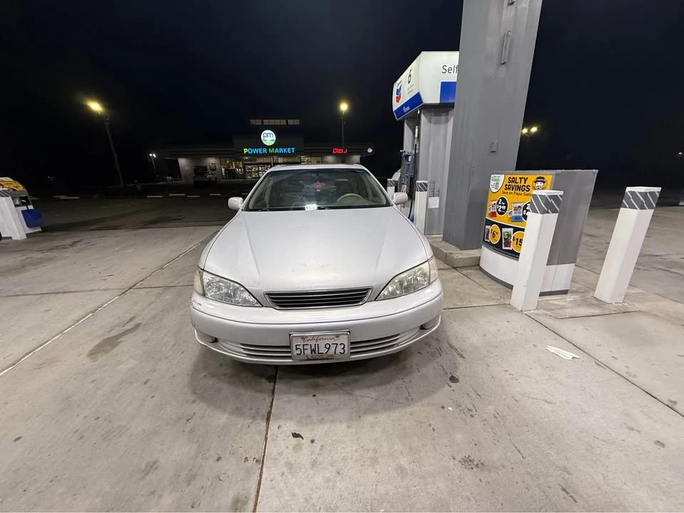 1999 Lexus ES 3rd Gen - Image 2 of 5