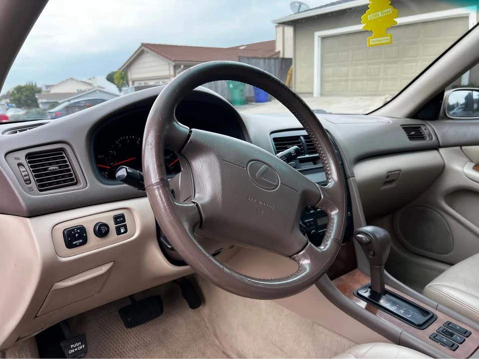 1999 Lexus ES 3rd Gen - Image 11 of 11