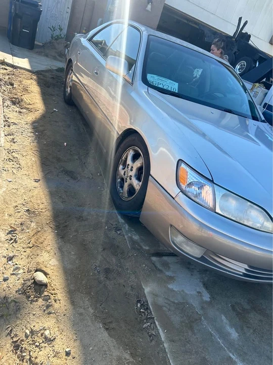 1999 Lexus ES 2nd Gen - Image 3 of 8