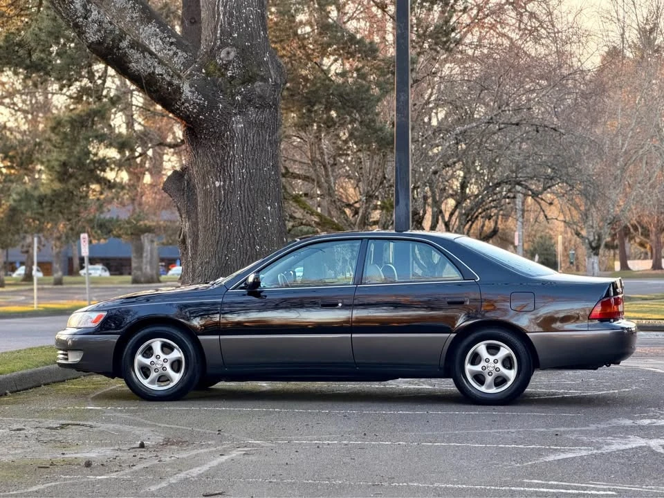 1999 Lexus ES 3rd Gen - Image 8 of 13