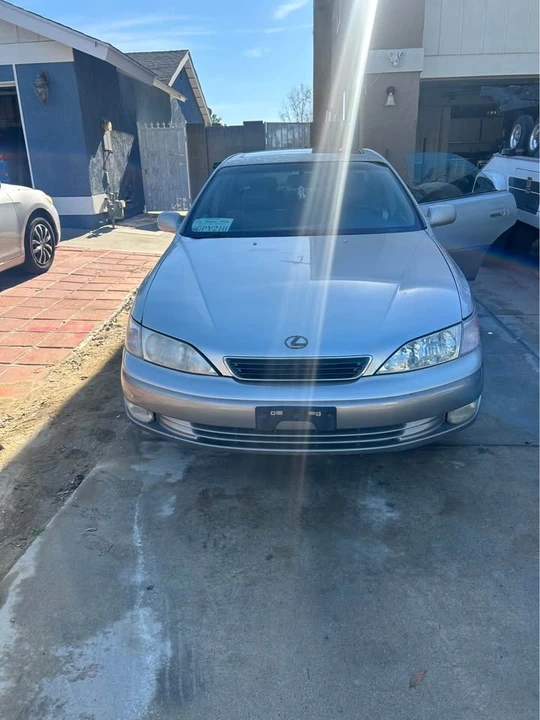 1999 Lexus ES 2nd Gen - Image 2 of 8