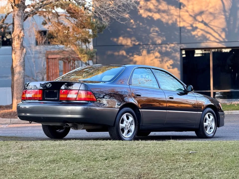 1999 Lexus ES 3rd Gen - Image 5 of 13