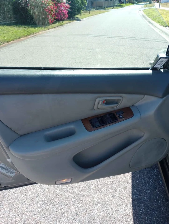 1999 Lexus ES 2nd Gen - Image 15 of 17