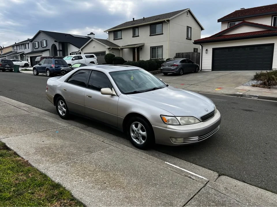 1999 Lexus ES 3rd Gen - Image 4 of 9