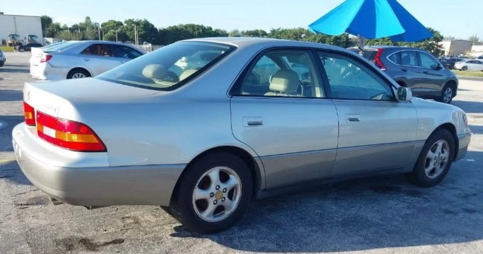 1999 Lexus ES 3rd Gen - Image 2 of 5