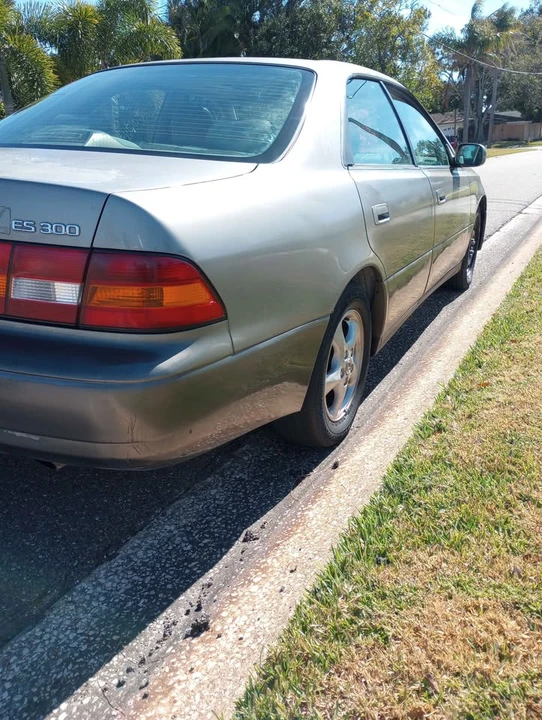 1999 Lexus ES 2nd Gen - Image 7 of 17