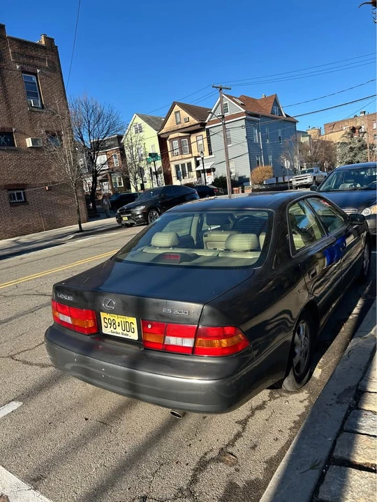 1999 Lexus ES 3rd Gen - Image 2 of 7