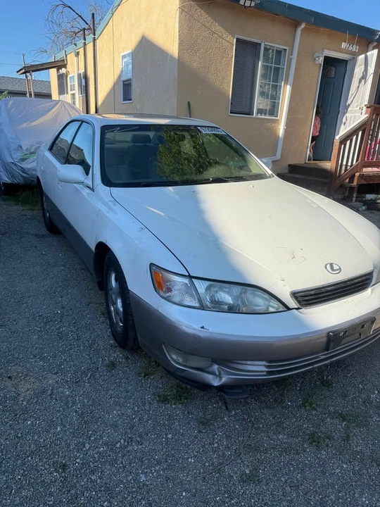 1999 Lexus ES 3rd Gen - Image 2 of 6