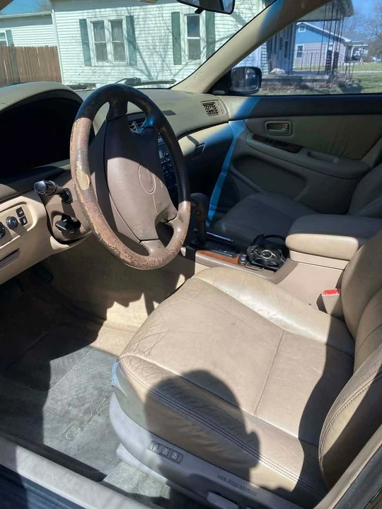 1999 Lexus ES 3rd Gen - Image 4 of 5
