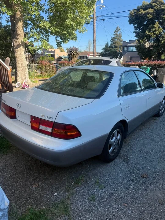 1999 Lexus ES 3rd Gen - Image 4 of 6