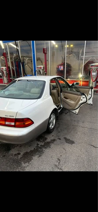 1999 Lexus ES 3rd Gen - Image 2 of 4