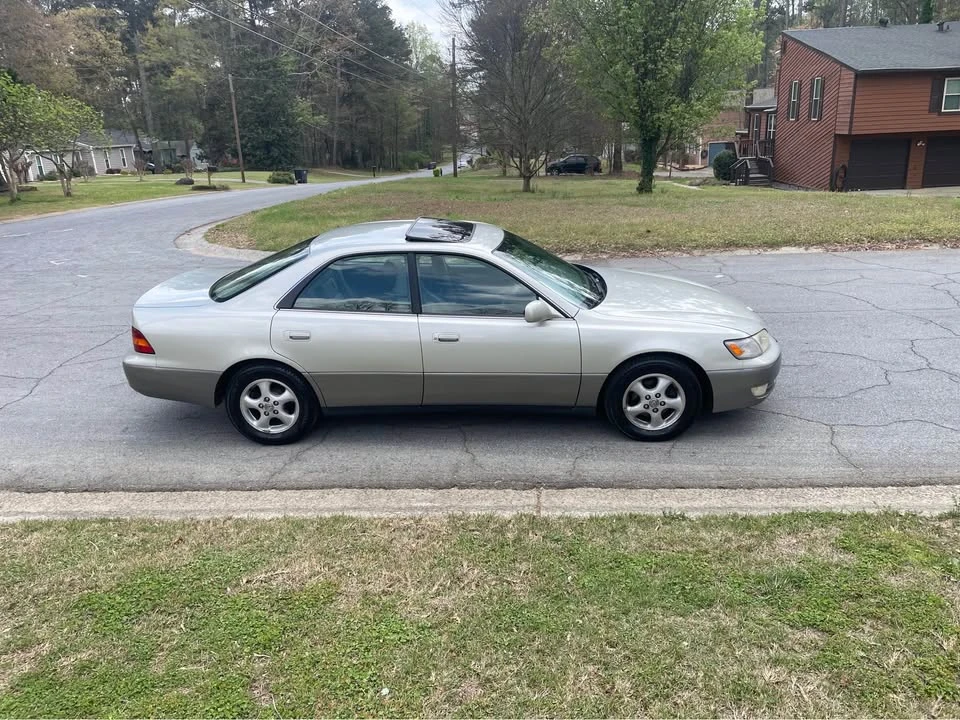 1999 Lexus ES 3rd Gen - Image 8 of 11