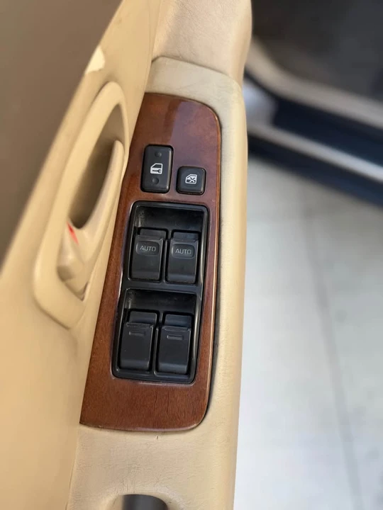 1999 Lexus ES 3rd Gen - Image 18 of 18