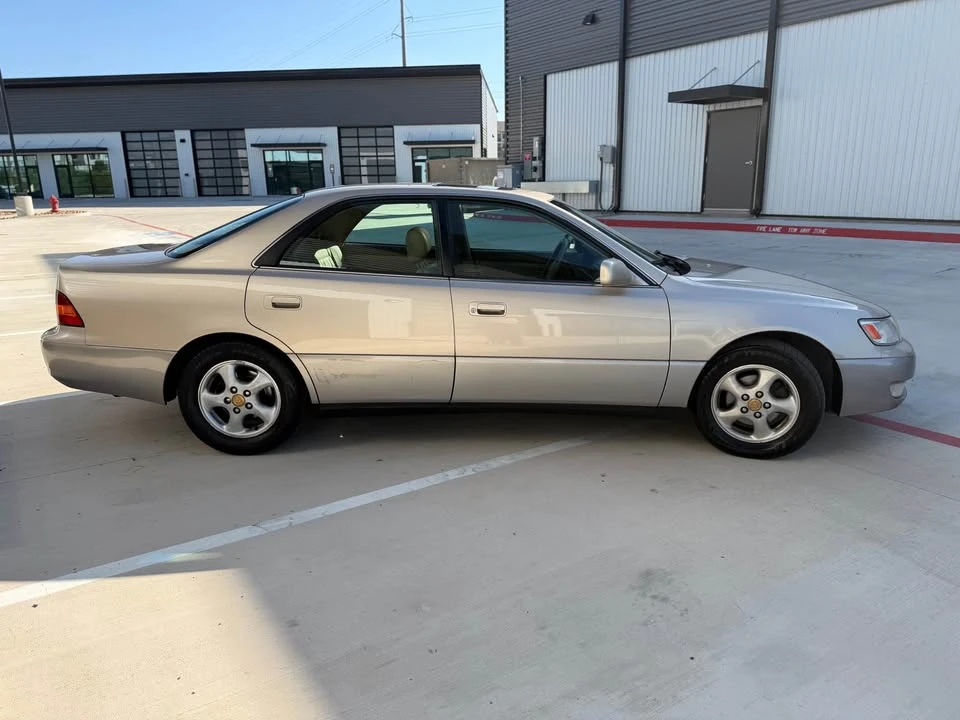 1999 Lexus ES 3rd Gen - Image 6 of 18