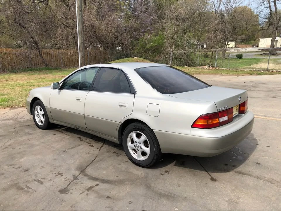 1999 Lexus ES 3rd Gen - Image 2 of 18